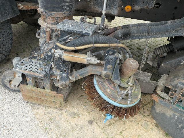 Mercedes-Benz 1314 KO 4x2, Schörling TSZ 94, Blattfederung - Xe quét đường: hình 5 Mercedes-Benz 1314 KO 4x2, Schörling TSZ 94, Blattfederung - Xe quét đường: hình 5