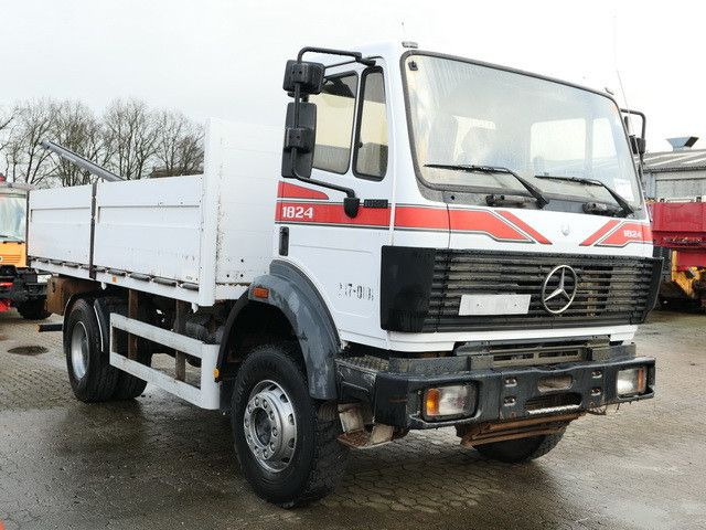 Mercedes-Benz 1824 AK 4x4, Allrad, AHK, Blattfederung, 168tkm - Xe tải thùng lửng/ Phẳng: hình 4 Mercedes-Benz 1824 AK 4x4, Allrad, AHK, Blattfederung, 168tkm - Xe tải thùng lửng/ Phẳng: hình 4