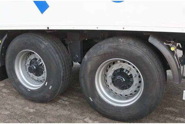 Sommer 2-Achser, elektr. Rolltor, BPW, 11.000mm lang - Sơ mi rơ moóc hộp kín: hình 4 Sommer 2-Achser, elektr. Rolltor, BPW, 11.000mm lang - Sơ mi rơ moóc hộp kín: hình 4