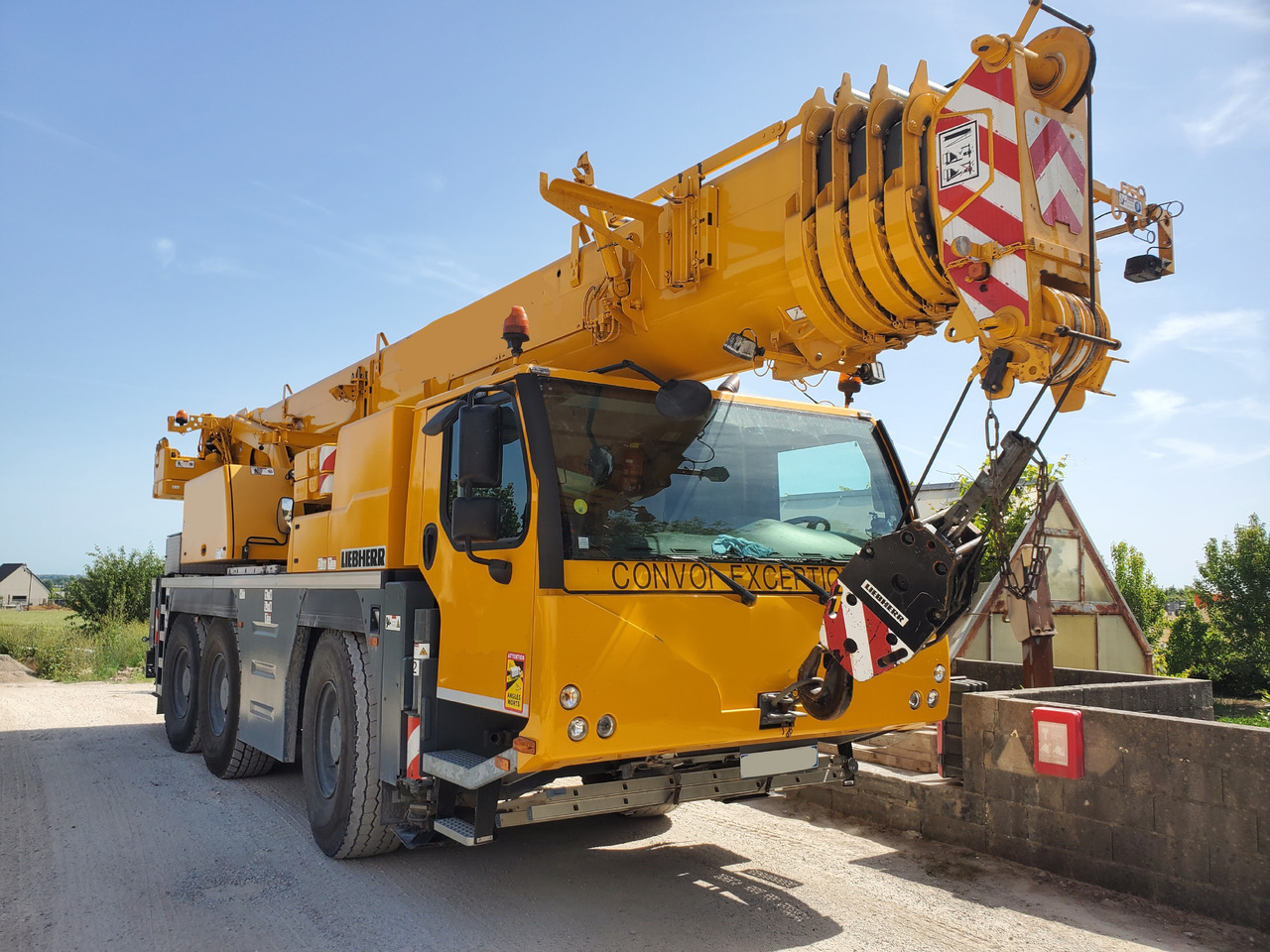 Liebherr LTM 1055 3.2 - Cẩu bánh lốp: hình 1 Liebherr LTM 1055 3.2 - Cẩu bánh lốp: hình 1