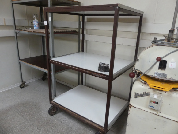 2 Chariots à roulettes 3 niveaux - Thiết bị làm bánh: hình 2 2 Chariots à roulettes 3 niveaux - Thiết bị làm bánh: hình 2