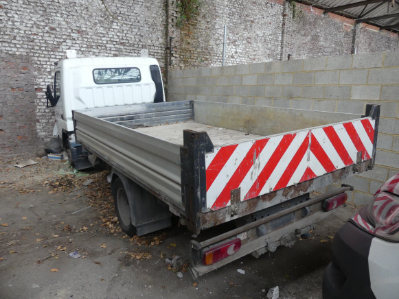 Camionnette tri-benne basculante Mitsubishi Canter (2009-121.930 km) - Xe ben: hình 2 Camionnette tri-benne basculante Mitsubishi Canter (2009-121.930 km) - Xe ben: hình 2