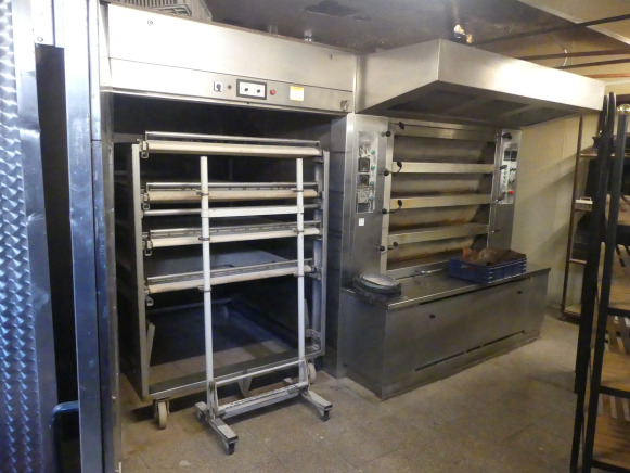 Four au mazout avec chambre étuve Ooms - Thiết bị làm bánh: hình 1 Four au mazout avec chambre étuve Ooms - Thiết bị làm bánh: hình 1