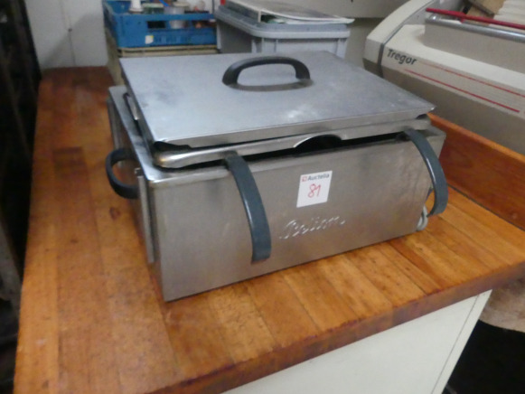 Friteuse à boule de Berlin Pelion, Allongeuse à pistolet marque et modèle illisible - Thiết bị làm bánh: hình 1 Friteuse à boule de Berlin Pelion, Allongeuse à pistolet marque et modèle illisible - Thiết bị làm bánh: hình 1