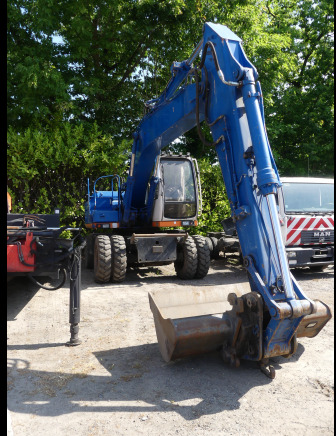 Grue sur pneus Hitachi EX165W - Máy móc khác: hình 2 Grue sur pneus Hitachi EX165W - Máy móc khác: hình 2