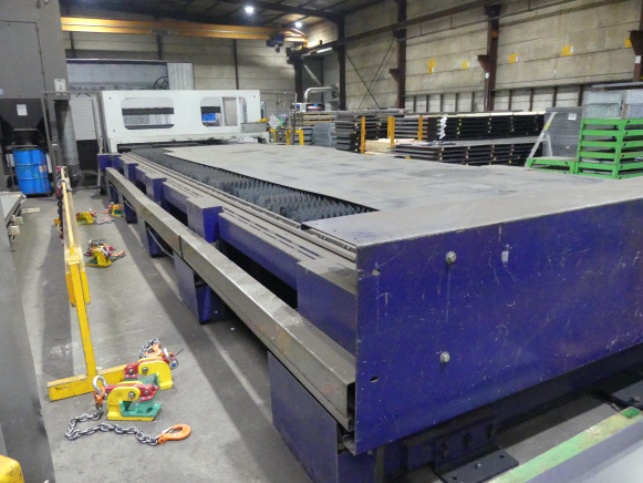 Machine de découpe laser CO² avec refroidisseur et aspiration de fumée Bystronic Bylaser 6000 - Máy móc khác: hình 5 Machine de découpe laser CO² avec refroidisseur et aspiration de fumée Bystronic Bylaser 6000 - Máy móc khác: hình 5