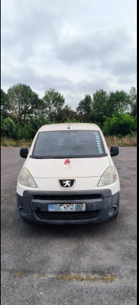 Voiture Peugeot Partner (2011-171.000 km-VIN:VF37F9HXCBJ532637) - Máy móc khác: hình 2 Voiture Peugeot Partner (2011-171.000 km-VIN:VF37F9HXCBJ532637) - Máy móc khác: hình 2