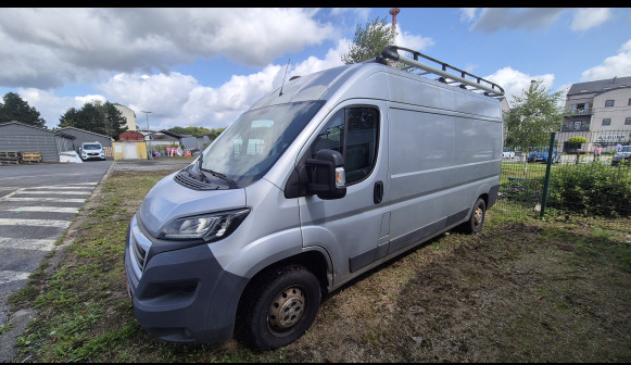 Peugeot BOXER simple cabine (en panne) - 1-RFU-464 - Numéro de châssis : VF3YCZMFC12C99869-01 - Xe van chở hàng: hình 2 Peugeot BOXER simple cabine (en panne) - 1-RFU-464 - Numéro de châssis : VF3YCZMFC12C99869-01 - Xe van chở hàng: hình 2