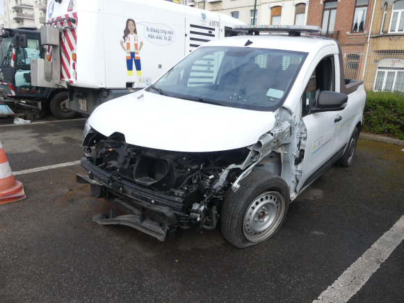 REF:2360 - Véhicule électrique (accidenté) Renault Kangoo Van E-Tech Electric PU (2023-13.744 km) - Xe hơi: hình 1 REF:2360 - Véhicule électrique (accidenté) Renault Kangoo Van E-Tech Electric PU (2023-13.744 km) - Xe hơi: hình 1