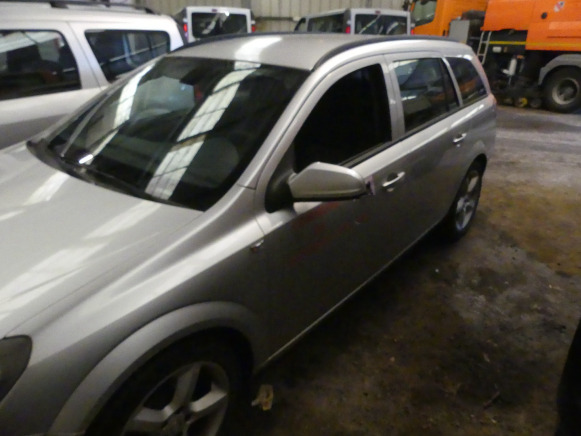 REF:TRF008 - Voiture Opel Astra break (2005-158.167 km) - SUV: hình 2 REF:TRF008 - Voiture Opel Astra break (2005-158.167 km) - SUV: hình 2
