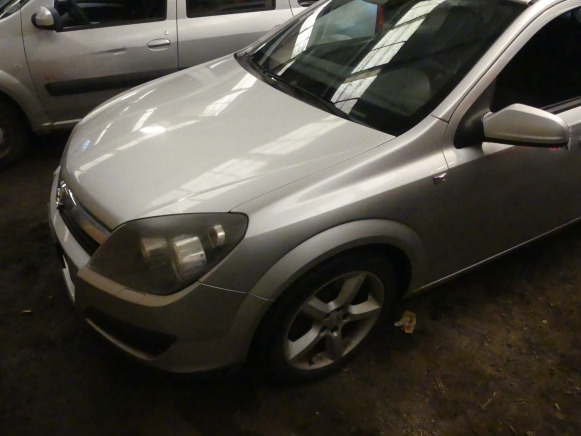 REF:TRF008 - Voiture Opel Astra break (2005-158.167 km) - SUV: hình 1 REF:TRF008 - Voiture Opel Astra break (2005-158.167 km) - SUV: hình 1