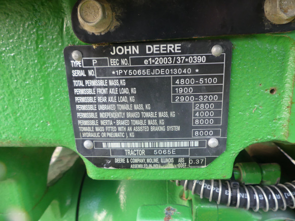 Tracteur John Deere 5065 E - Máy cày: hình 5 Tracteur John Deere 5065 E - Máy cày: hình 5