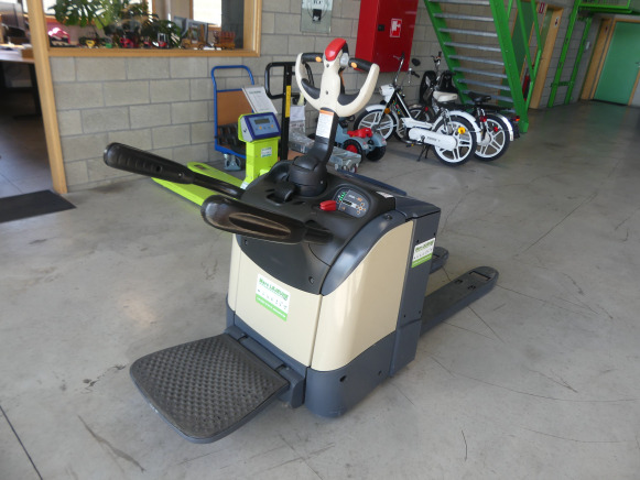 Transpalette accompagnant porté debout Crown WT3020 - Xe tải nâng pallet: hình 4 Transpalette accompagnant porté debout Crown WT3020 - Xe tải nâng pallet: hình 4