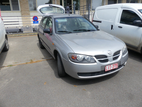 Voiture Nissan Almera (2003-123.640 km) - Xe hơi: hình 1 Voiture Nissan Almera (2003-123.640 km) - Xe hơi: hình 1