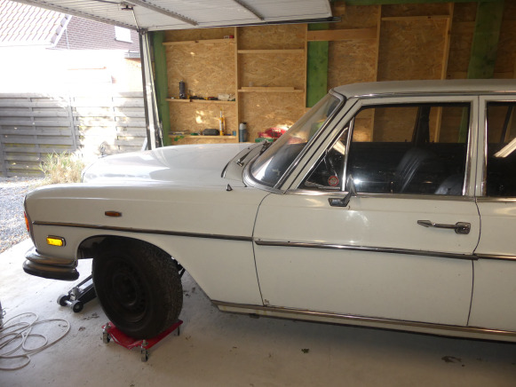 Voiture ancêtre Mercedes-Benz 280S (1972-83.435 km)(VIN: 10801610083599) - Xe hơi: hình 5 Voiture ancêtre Mercedes-Benz 280S (1972-83.435 km)(VIN: 10801610083599) - Xe hơi: hình 5