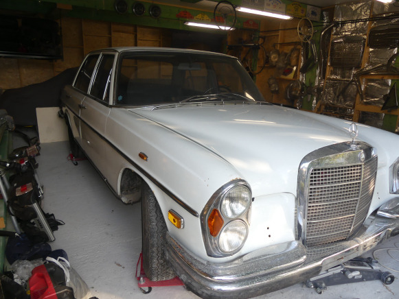 Voiture ancêtre Mercedes-Benz 280S (1972-83.435 km)(VIN: 10801610083599) - Xe hơi: hình 2 Voiture ancêtre Mercedes-Benz 280S (1972-83.435 km)(VIN: 10801610083599) - Xe hơi: hình 2