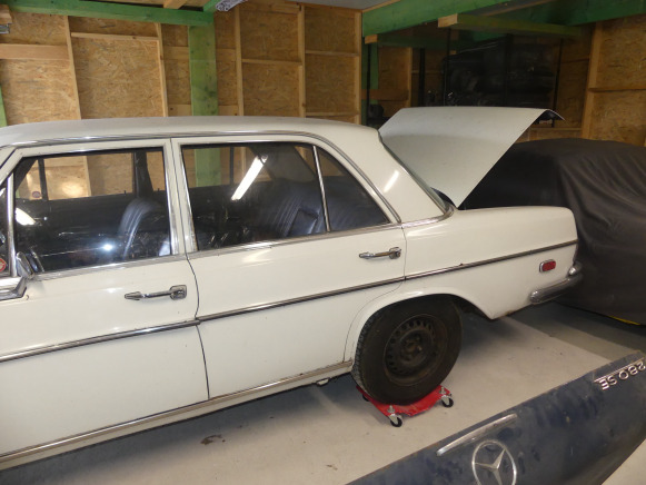 Voiture ancêtre Mercedes-Benz 280S (1972-83.435 km)(VIN: 10801610083599) - Xe hơi: hình 4 Voiture ancêtre Mercedes-Benz 280S (1972-83.435 km)(VIN: 10801610083599) - Xe hơi: hình 4