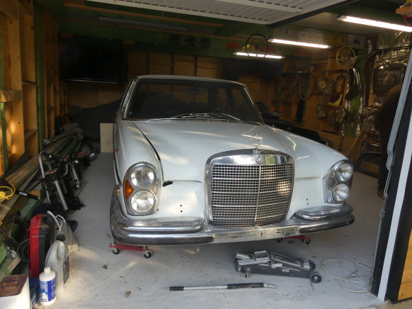 Voiture ancêtre Mercedes-Benz 280S (1972-83.435 km)(VIN: 10801610083599) - Xe hơi: hình 1 Voiture ancêtre Mercedes-Benz 280S (1972-83.435 km)(VIN: 10801610083599) - Xe hơi: hình 1