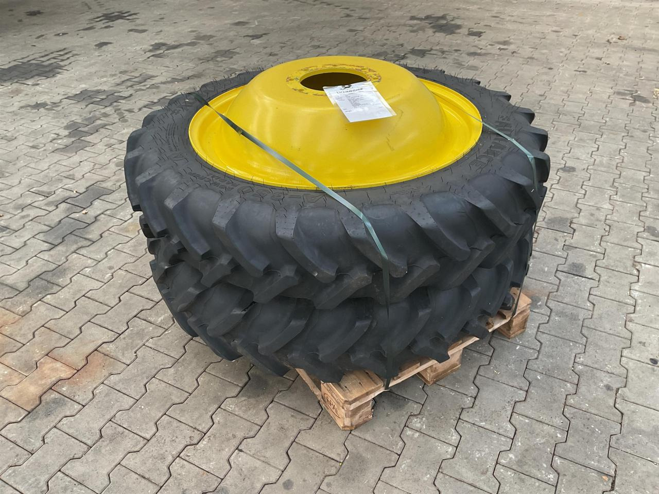 Alliance 270/95R36 - Lốp cho Máy móc nông nghiệp: hình 1 Alliance 270/95R36 - Lốp cho Máy móc nông nghiệp: hình 1
