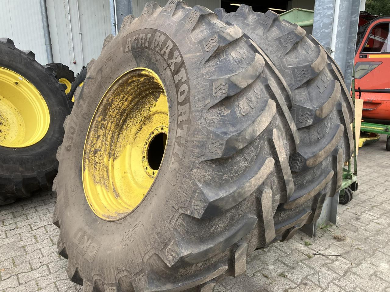BKT 650/85R38 - Lốp cho Máy móc nông nghiệp: hình 1 BKT 650/85R38 - Lốp cho Máy móc nông nghiệp: hình 1