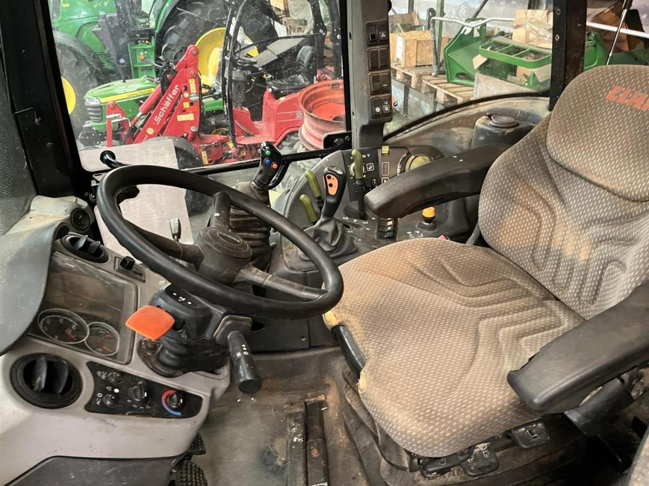 CLAAS Arion 420 - Máy cày: hình 4 CLAAS Arion 420 - Máy cày: hình 4