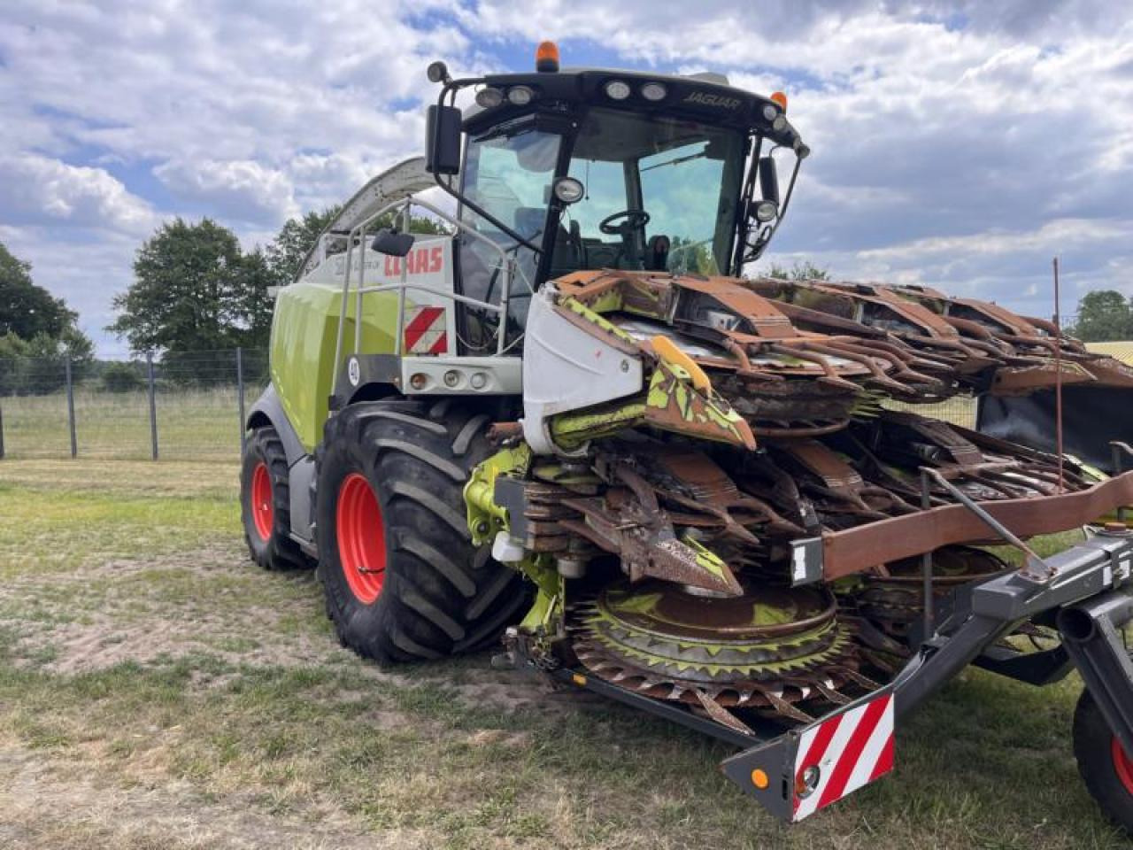 CLAAS Jaguar 980 - Máy gặt đập thức ăn gia súc: hình 2 CLAAS Jaguar 980 - Máy gặt đập thức ăn gia súc: hình 2