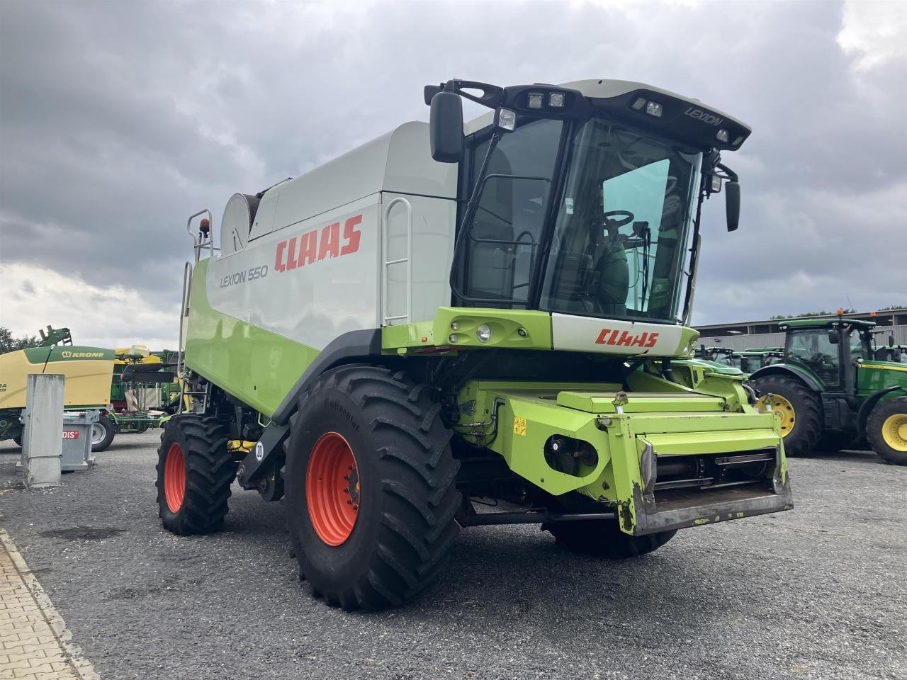 CLAAS Lexion 550 - Máy gặt đập: hình 1 CLAAS Lexion 550 - Máy gặt đập: hình 1