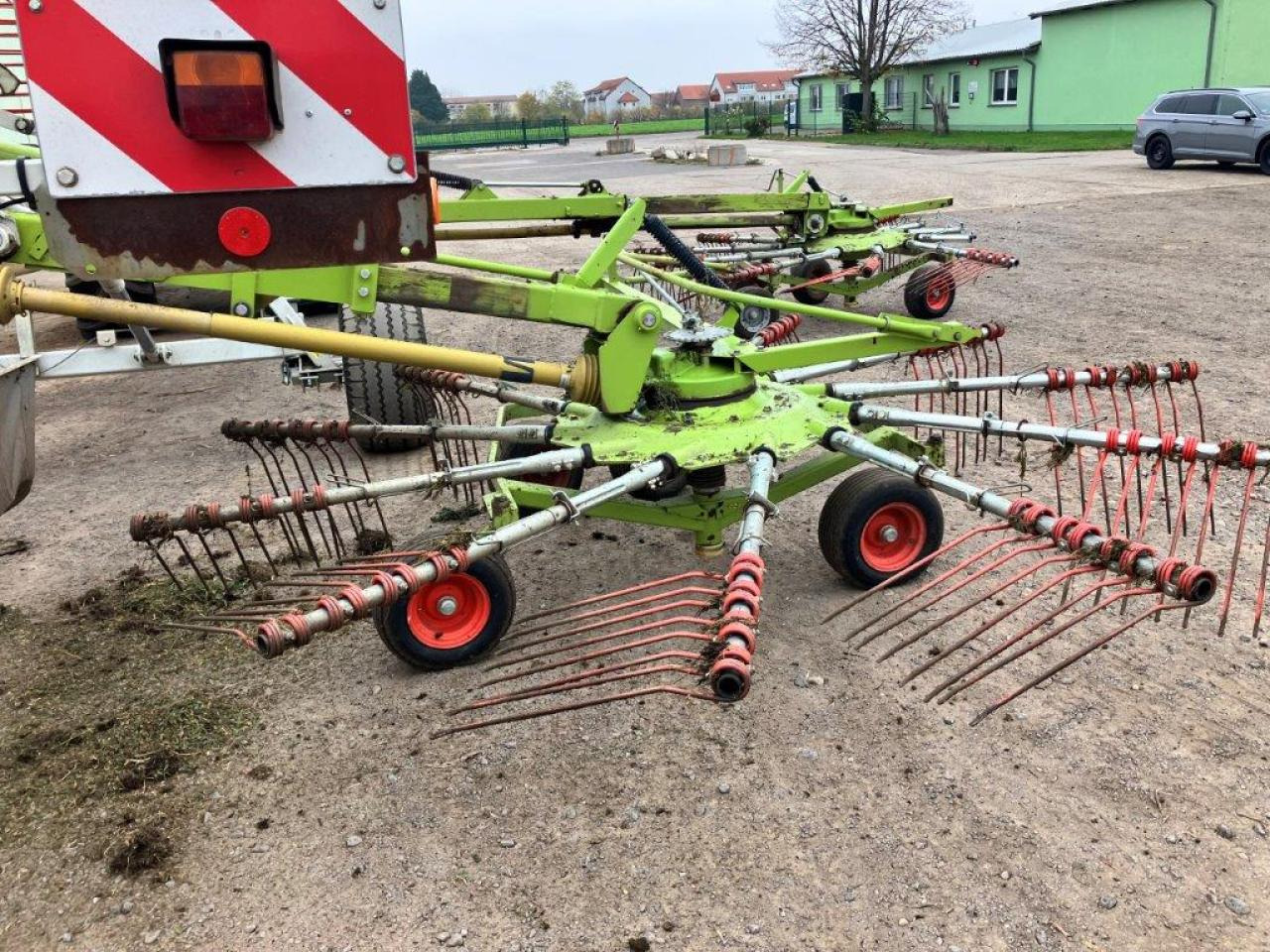 CLAAS Liner 3000 - Dàn trải/ Cào: hình 3 CLAAS Liner 3000 - Dàn trải/ Cào: hình 3