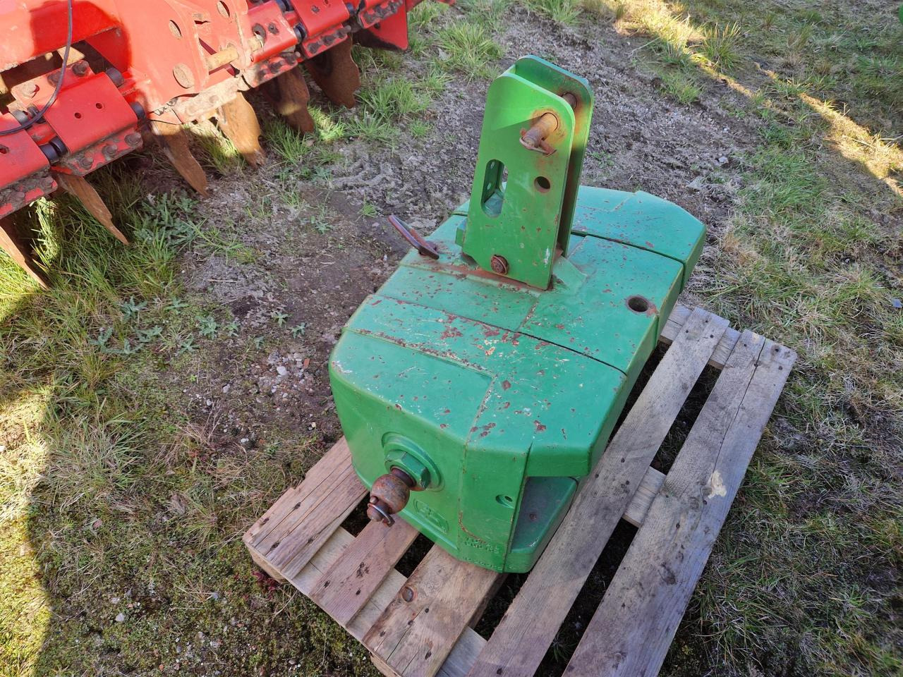 John Deere 900 kg - Đính kèm: hình 3 John Deere 900 kg - Đính kèm: hình 3