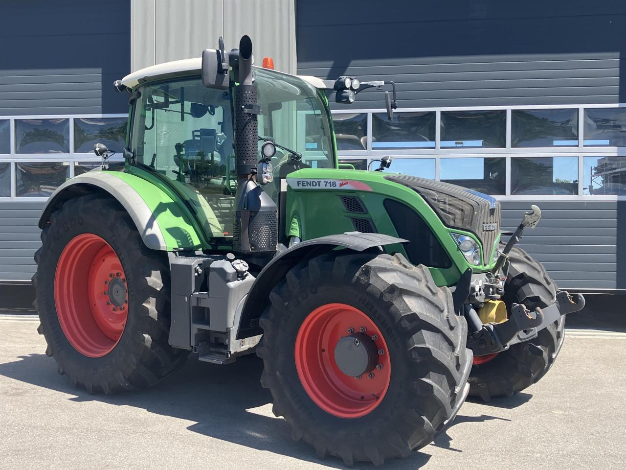 Fendt 718 Vario Profi - Máy cày: hình 1 Fendt 718 Vario Profi - Máy cày: hình 1