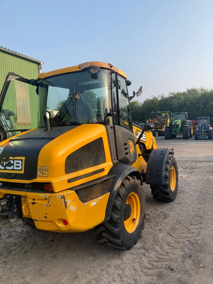 JCB TM 220 - Xe nhấc hình viễn vọng kính: hình 2 JCB TM 220 - Xe nhấc hình viễn vọng kính: hình 2