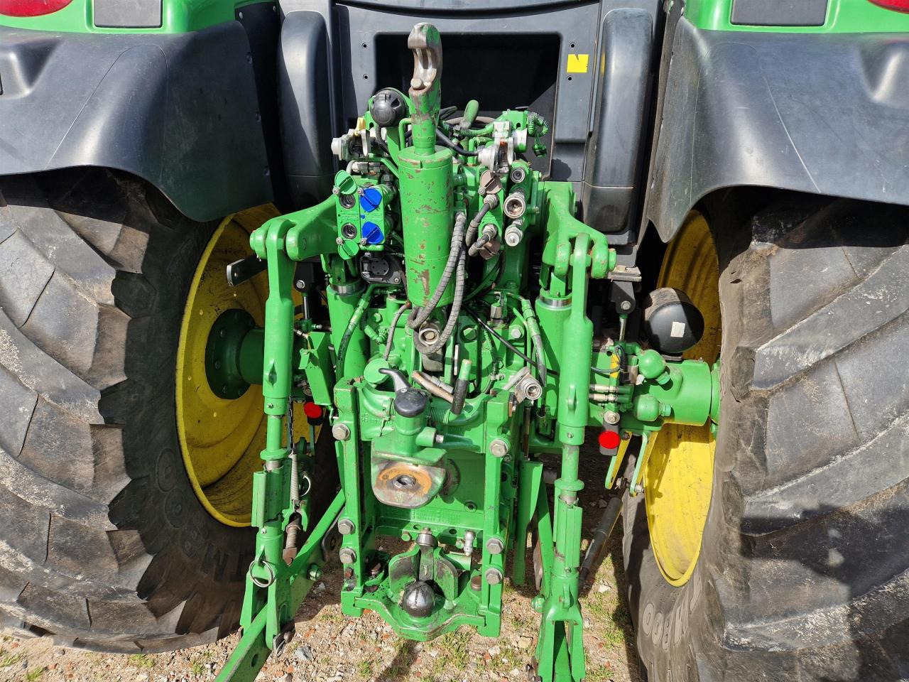 John Deere 6140R - Máy cày: hình 4 John Deere 6140R - Máy cày: hình 4