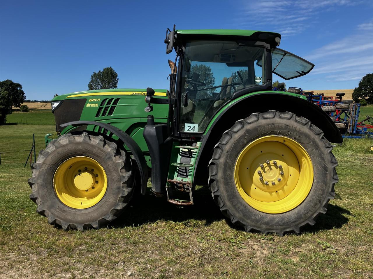 John Deere 6210R - Máy cày: hình 1 John Deere 6210R - Máy cày: hình 1