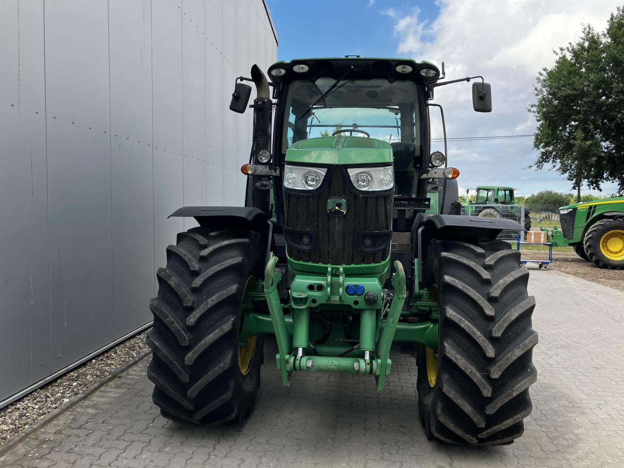 John Deere 6210R - Máy cày: hình 3 John Deere 6210R - Máy cày: hình 3