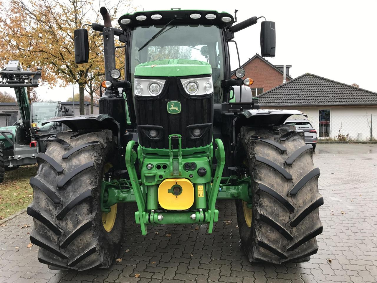 John Deere 6215R - Máy cày: hình 3 John Deere 6215R - Máy cày: hình 3