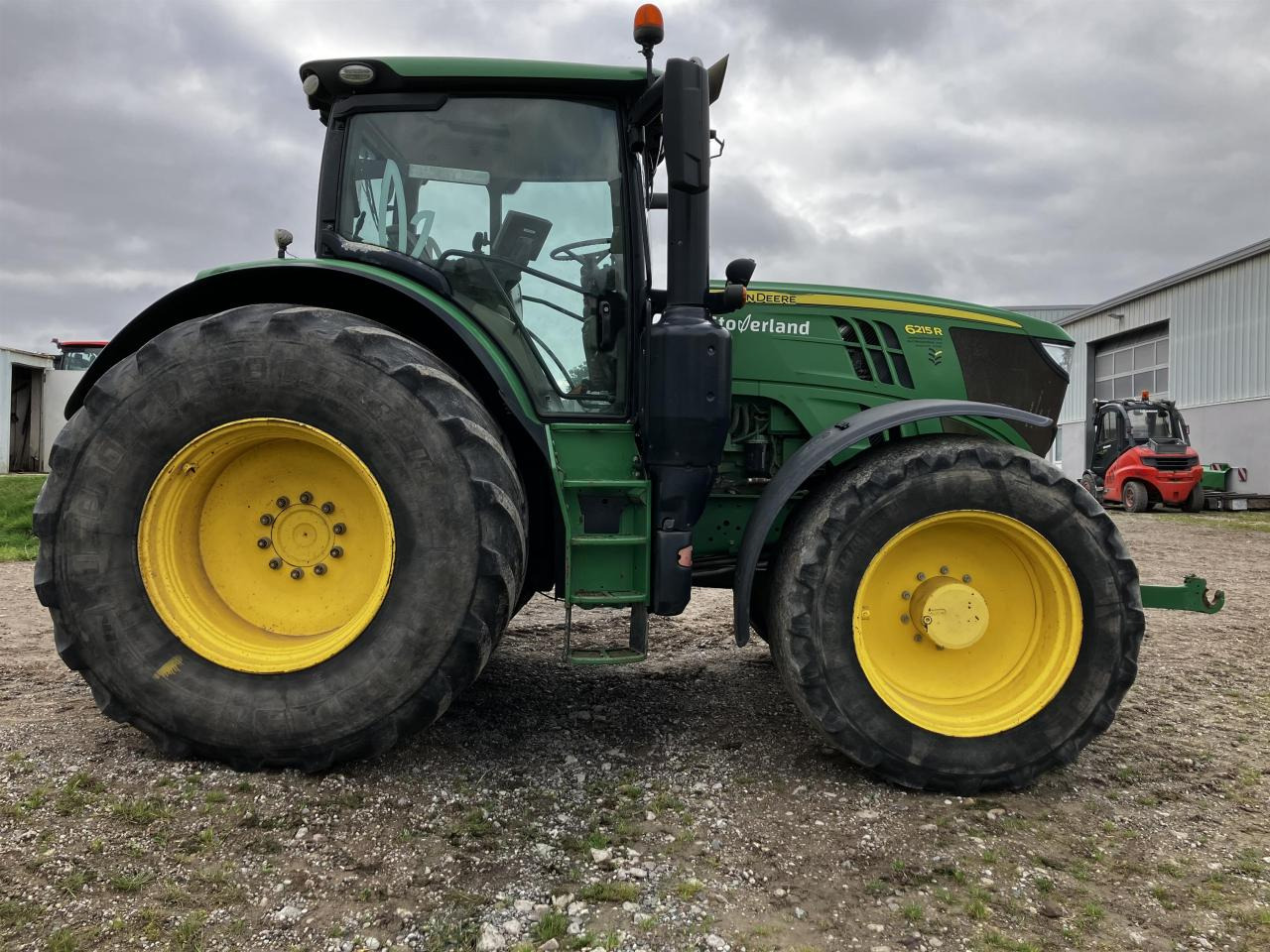 John Deere 6215R - Máy cày: hình 2 John Deere 6215R - Máy cày: hình 2