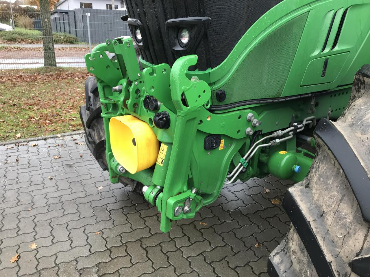 John Deere 6215R - Máy cày: hình 4 John Deere 6215R - Máy cày: hình 4