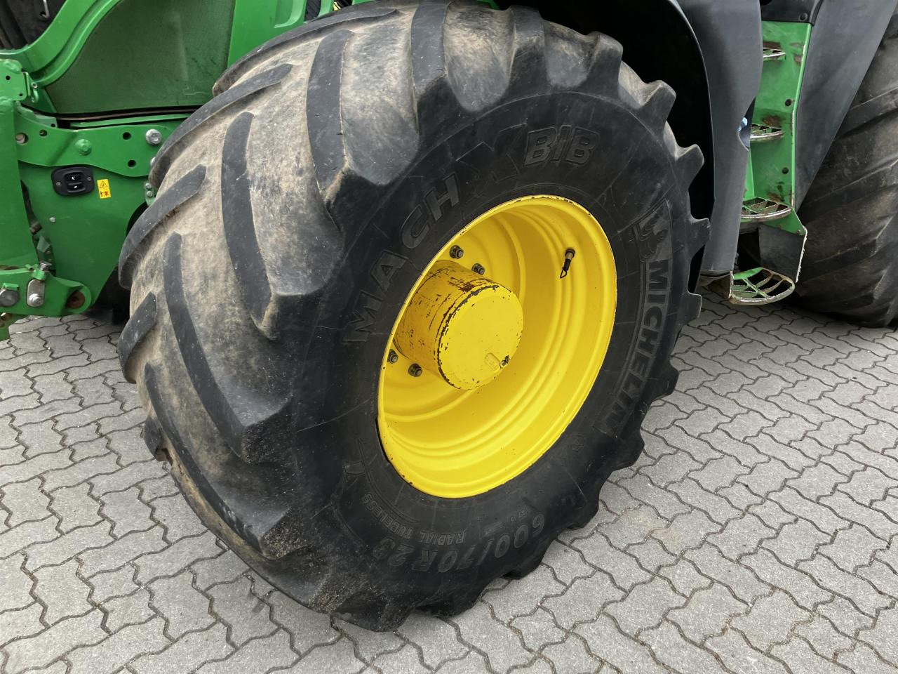 Cho thuê John Deere 6215R John Deere 6215R: hình 10