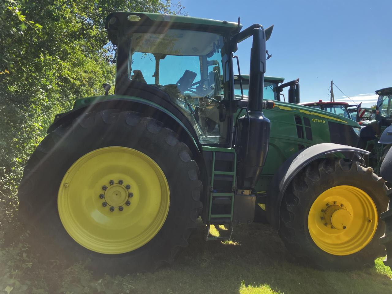 John Deere 6230R - Máy cày: hình 2 John Deere 6230R - Máy cày: hình 2
