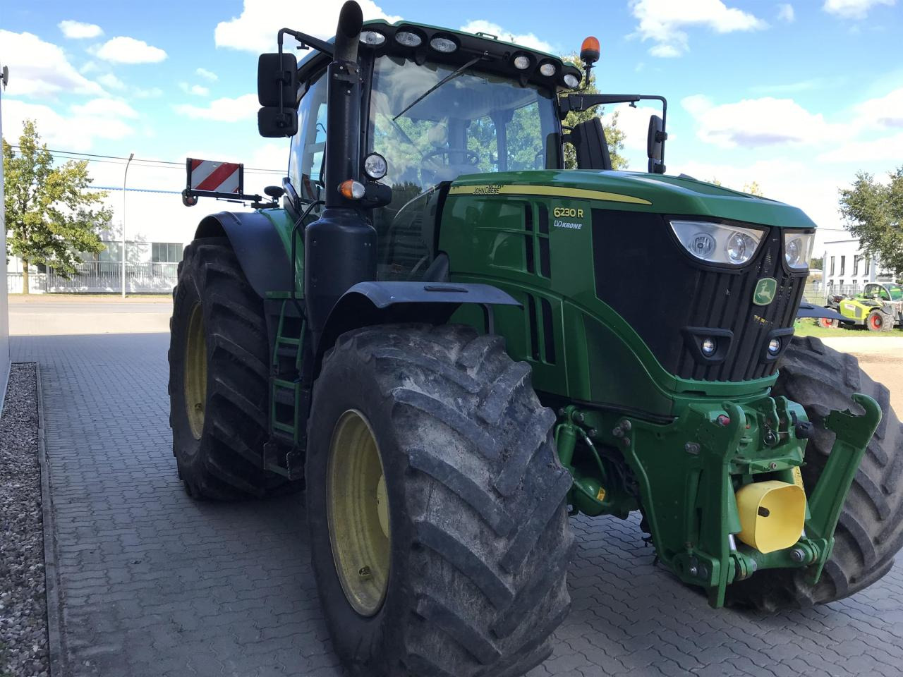 John Deere 6230R - Máy cày: hình 2 John Deere 6230R - Máy cày: hình 2
