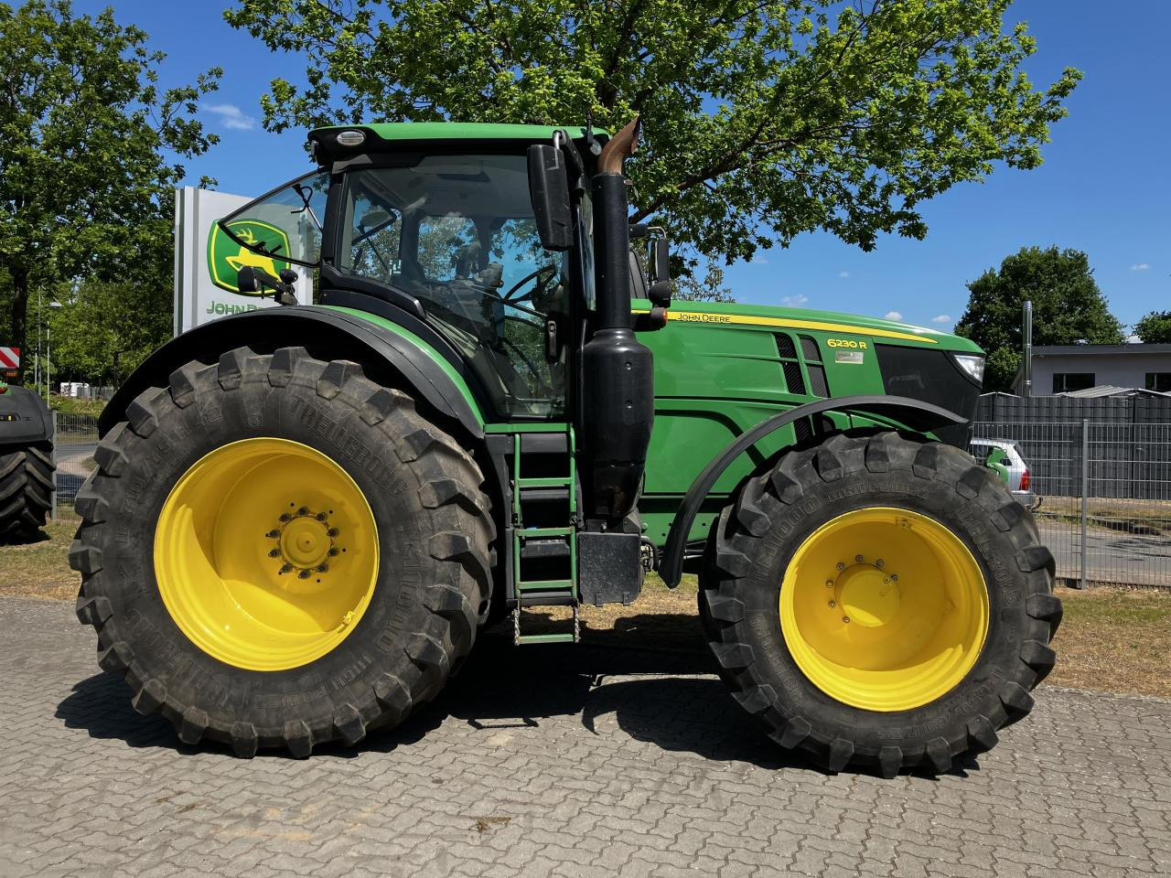 John Deere 6230R - Máy cày: hình 2 John Deere 6230R - Máy cày: hình 2
