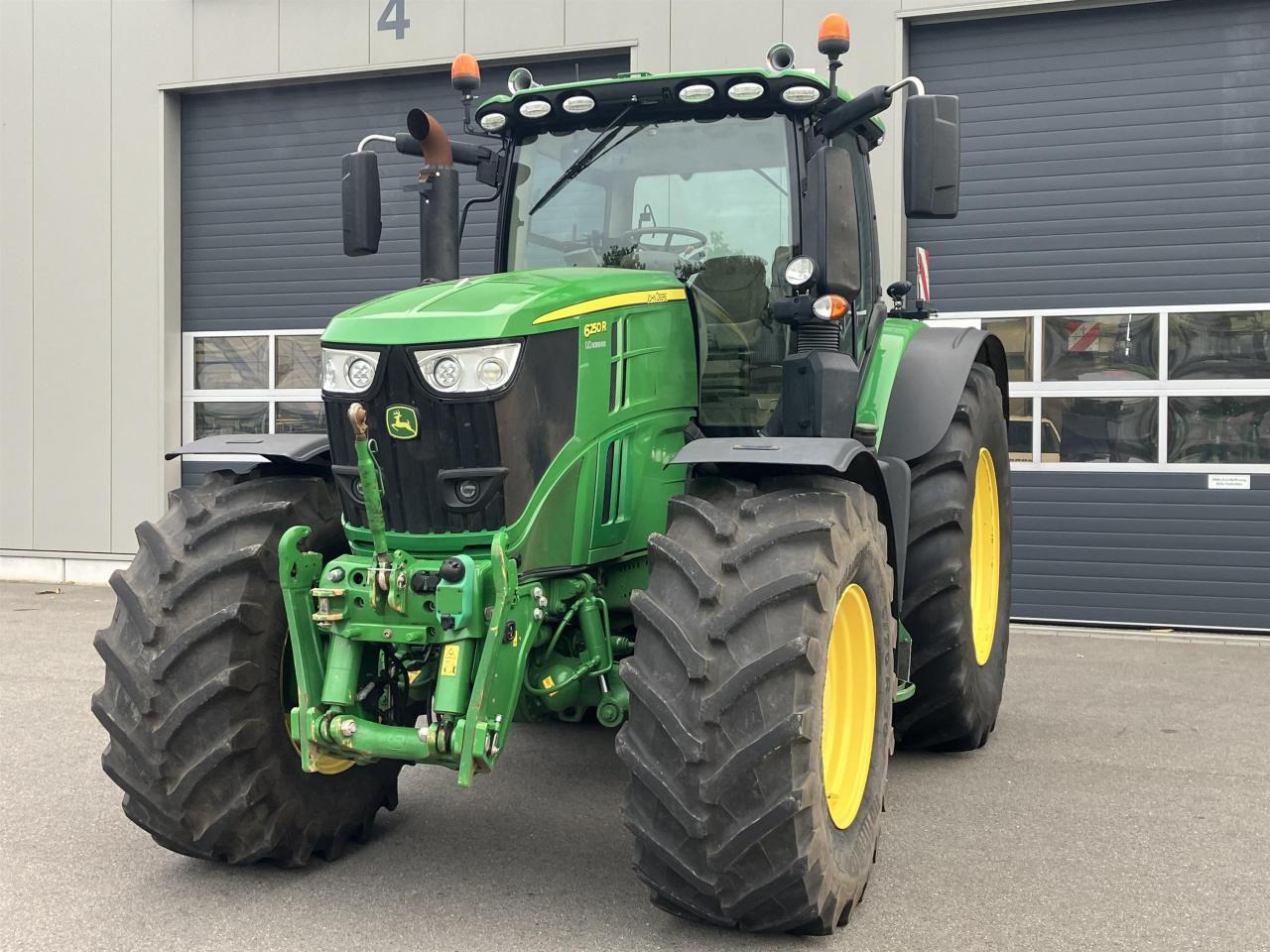 John Deere 6250R - Máy cày: hình 2 John Deere 6250R - Máy cày: hình 2