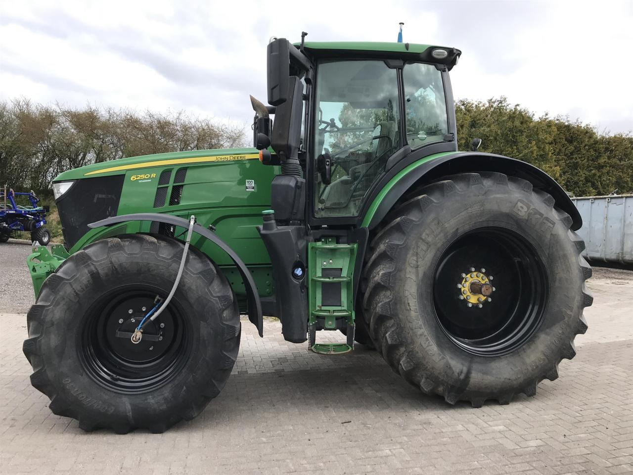 John Deere 6250R - Máy cày: hình 1 John Deere 6250R - Máy cày: hình 1