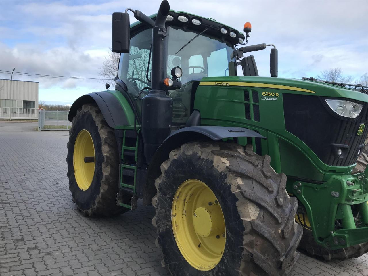 John Deere 6250R - Máy cày: hình 2 John Deere 6250R - Máy cày: hình 2