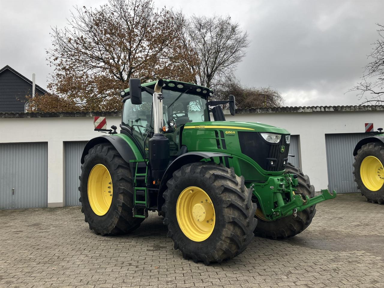 John Deere 6250R - Máy cày: hình 1 John Deere 6250R - Máy cày: hình 1