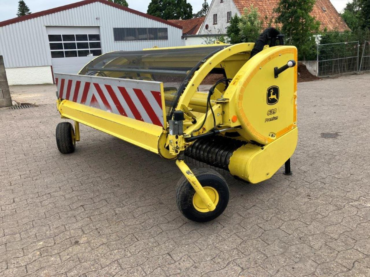 John Deere 639 - Đính kèm máy gặt đập thức ăn gia súc: hình 1 John Deere 639 - Đính kèm máy gặt đập thức ăn gia súc: hình 1