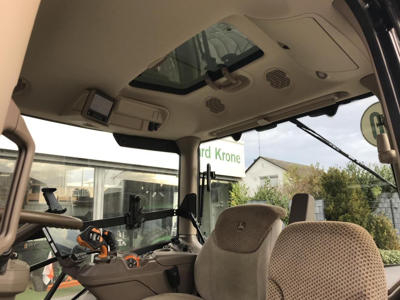 John Deere 6R 140 - Máy cày: hình 3 John Deere 6R 140 - Máy cày: hình 3