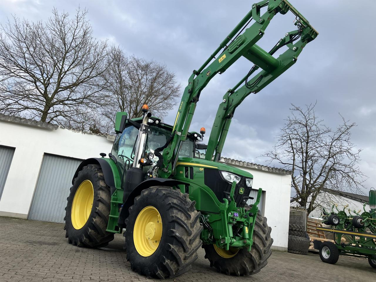 John Deere 6R 155 - Máy cày: hình 2 John Deere 6R 155 - Máy cày: hình 2