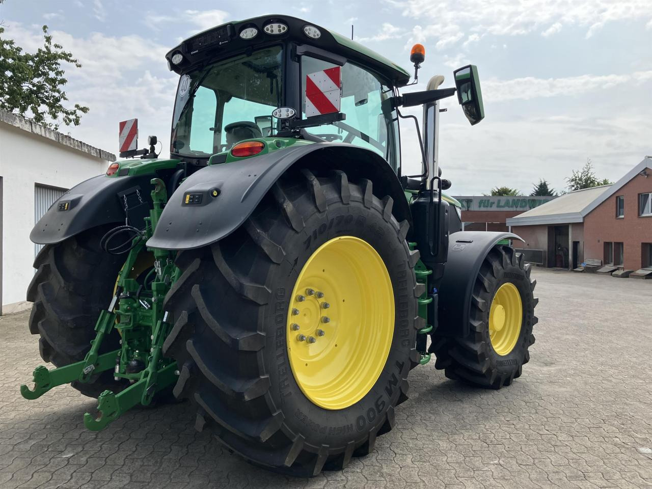 John Deere 6R 215 - Máy cày: hình 3 John Deere 6R 215 - Máy cày: hình 3