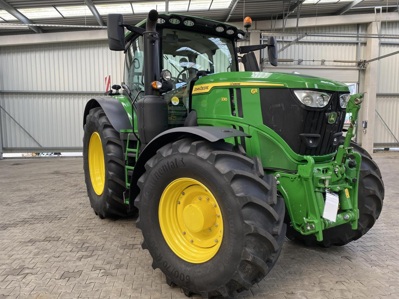 John Deere 6R 230 - Máy cày: hình 2 John Deere 6R 230 - Máy cày: hình 2